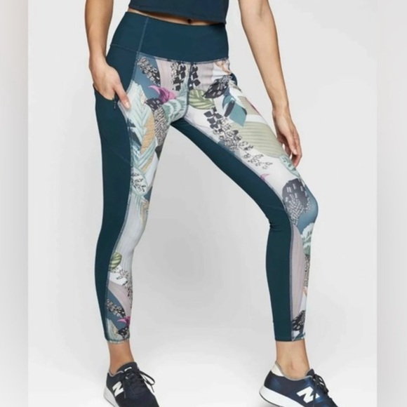 Athleta Oasis Contender 7/8 Legging Women’s Size XS Lagoon Teal Tropical Workout - Picture 1 of 14